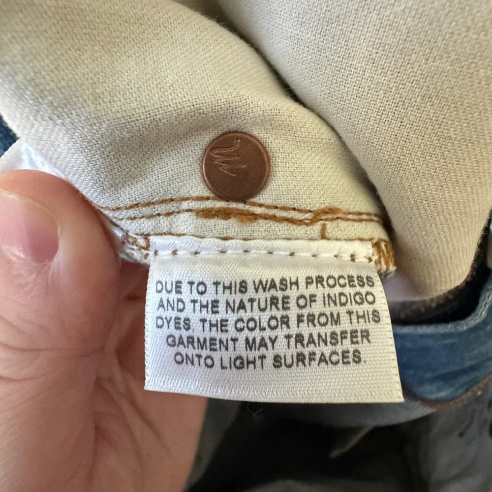 Madewell Relaxed Mid-Length Denim Shorts (31) - Picture 7 of 10